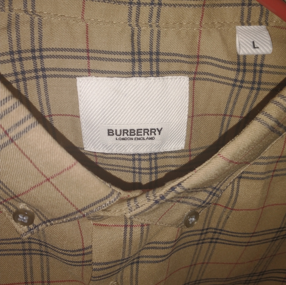 ❤️ BURBERRY - Picture 2 of 9